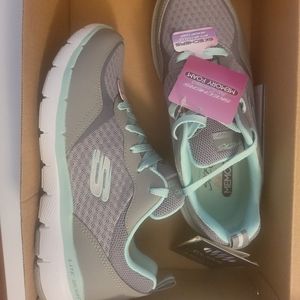 NWT Sketchers Sneakers